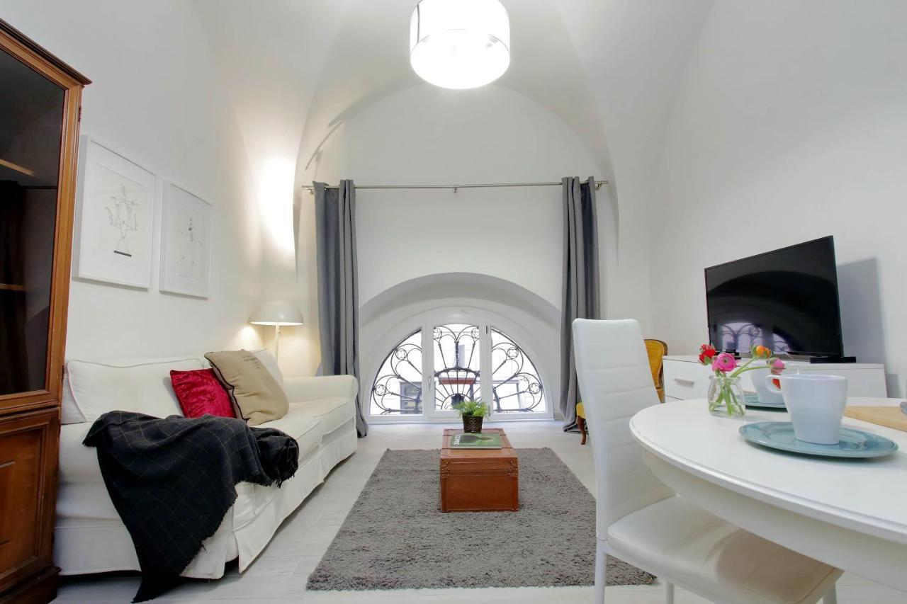 Ponte Cavour Apartment Рим Екстер'єр фото